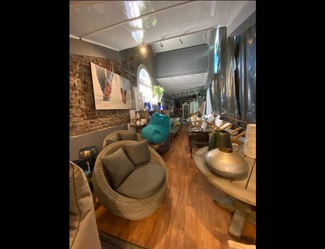 61M² RETAIL TO LET IN DE WATERKANT